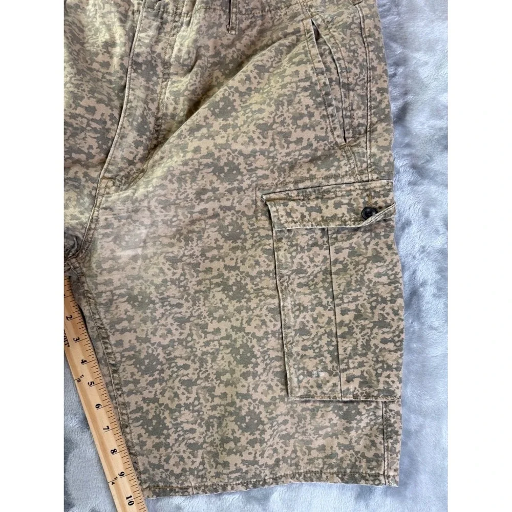 Levi's Mens Digital Camo Cargo Shorts Tan Brown Size 38 Pockets Multicolor